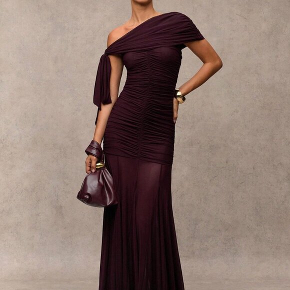 Red Violet Elegant Women's A-Line Flowing Dress - Picture 3 of 8